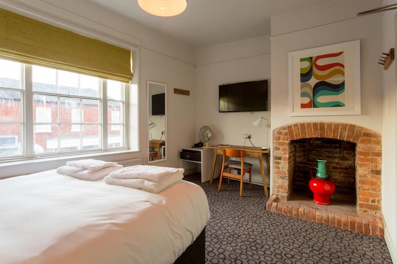 The Dolphin Hotel Newbury  Eksteriør billede