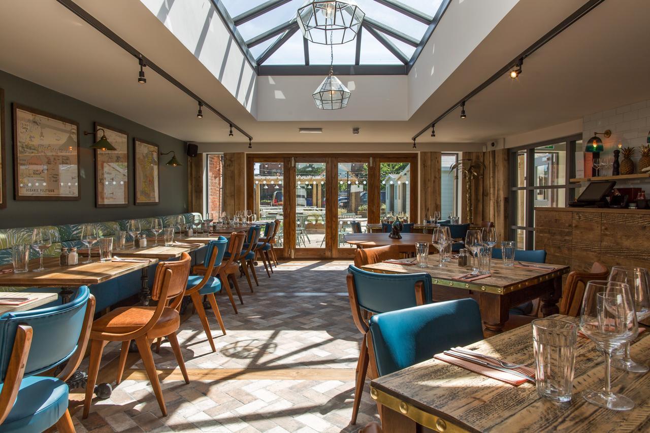 The Dolphin Hotel Newbury  Eksteriør billede