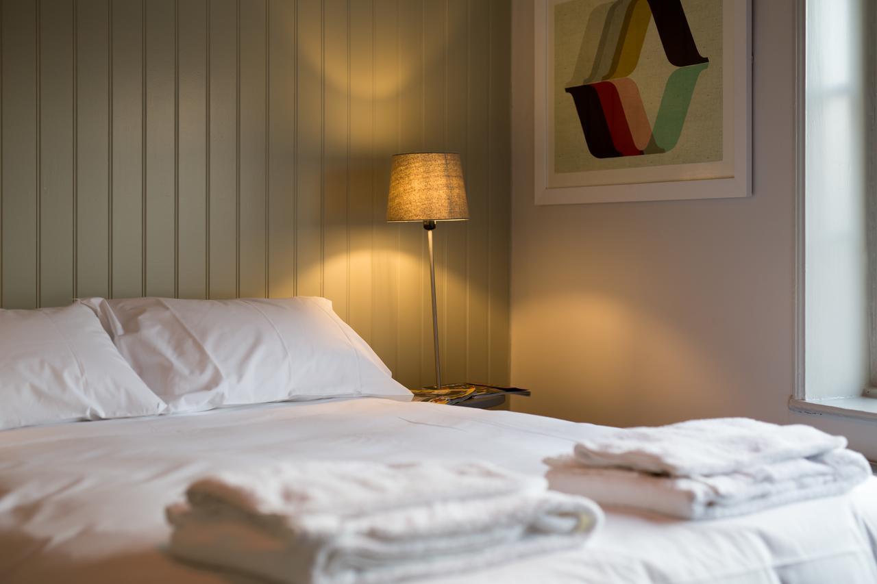 The Dolphin Hotel Newbury  Eksteriør billede