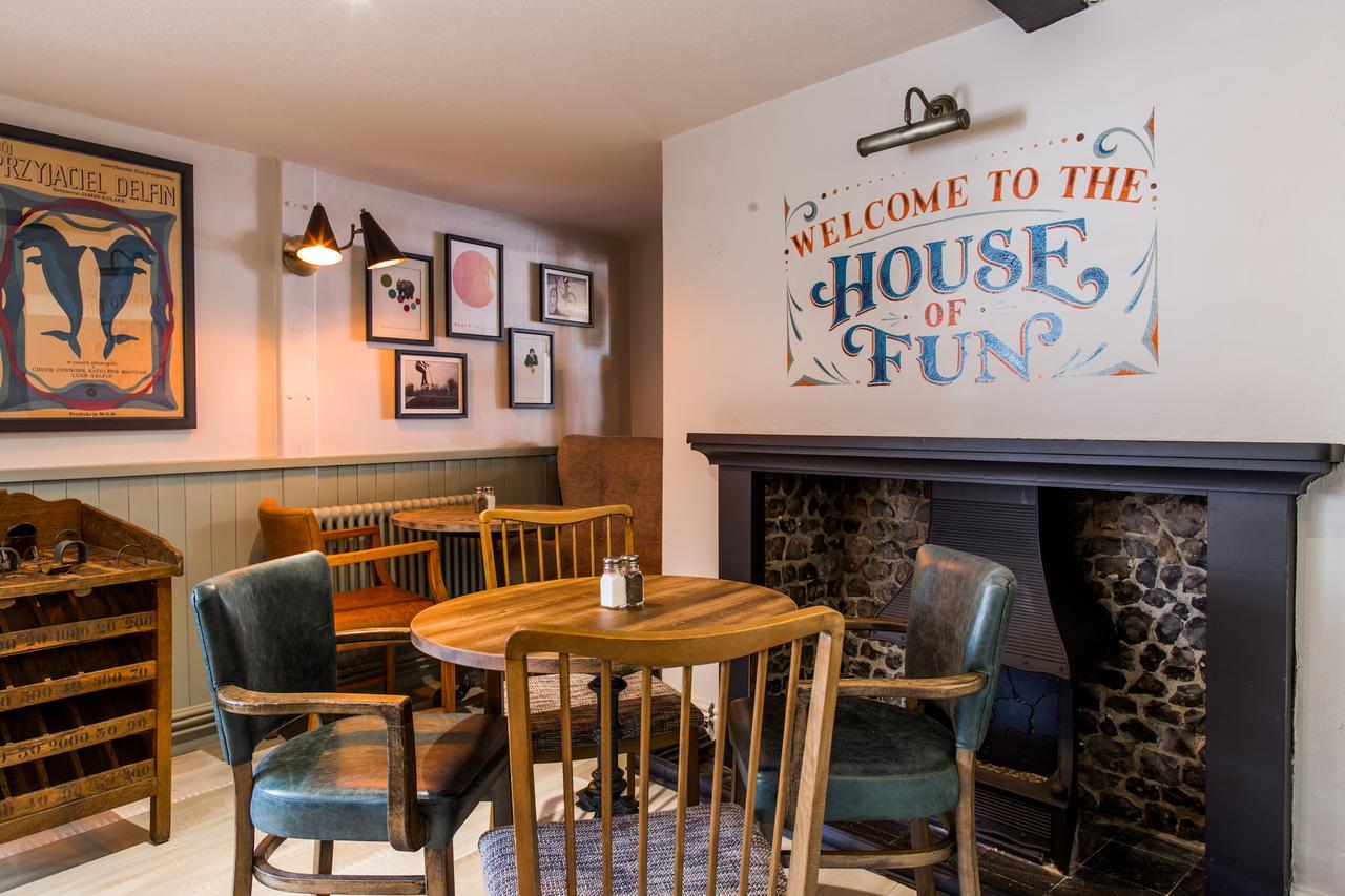 The Dolphin Hotel Newbury  Eksteriør billede